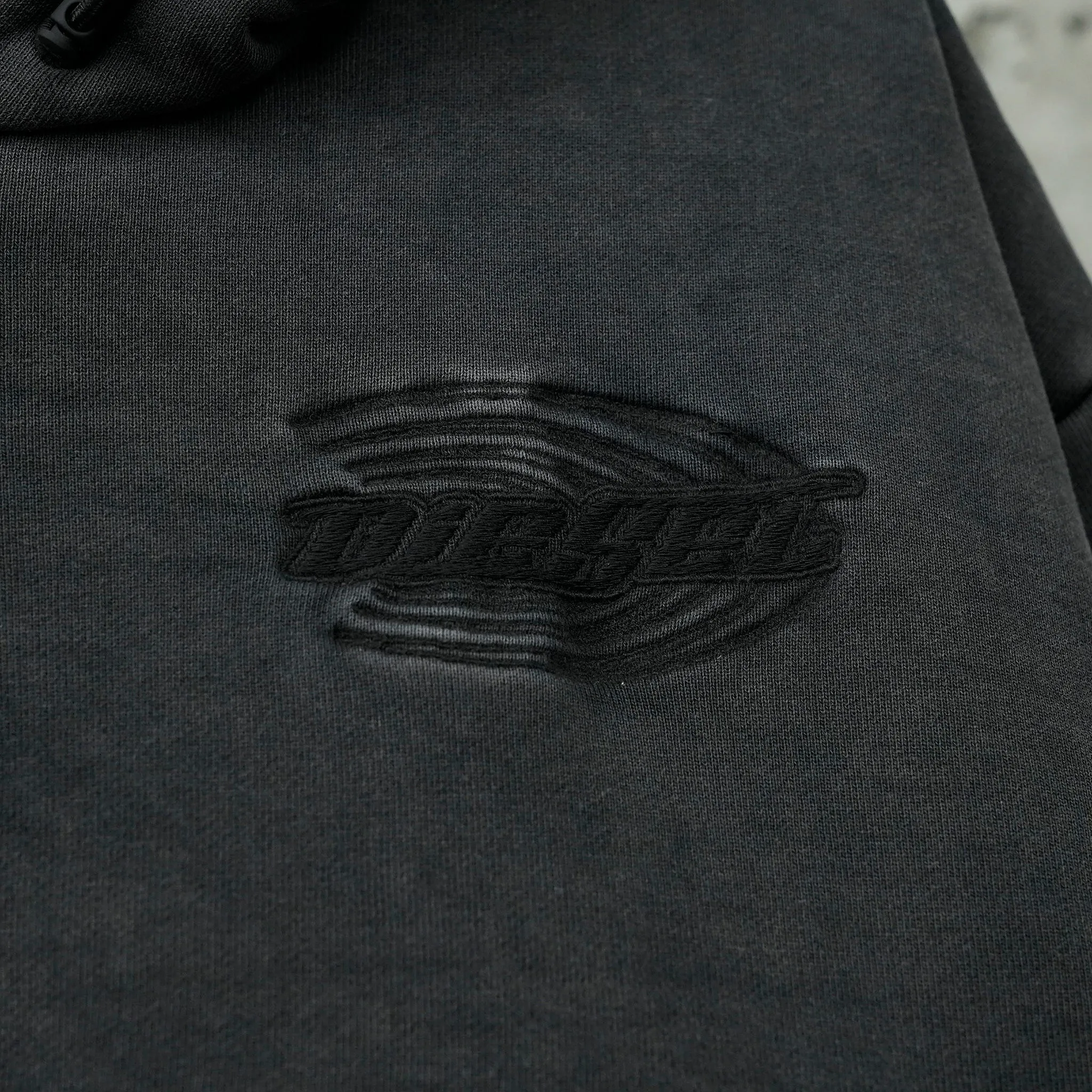 SWEATERS / 900